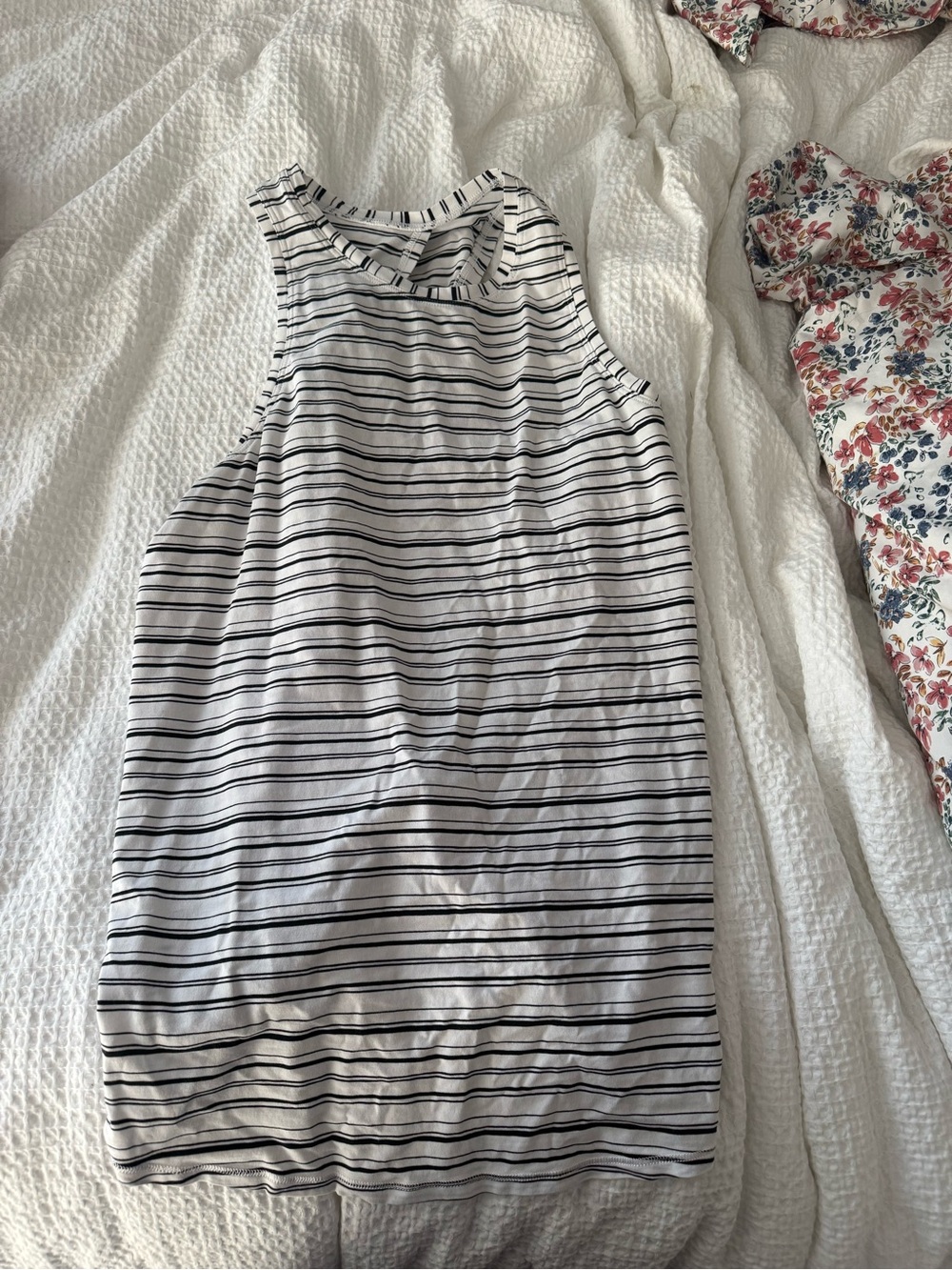 Lululemon Striped Sleeveless Tank Top - Black & White